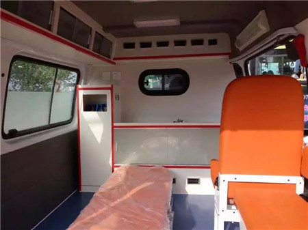 福特V348長(cháng)軸高頂救護車(chē) 福特救護車(chē)報價(jià)15271321777