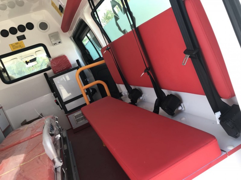 國六救護車 高端奔馳救護車改裝方案15271321777