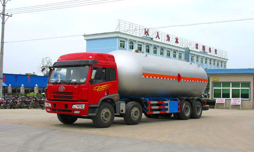 解放前四后八液化氣體運輸車(chē)(35.5立方)
